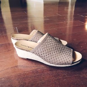 Lucky Brand tan Slip on sandals so 8.5 never worn